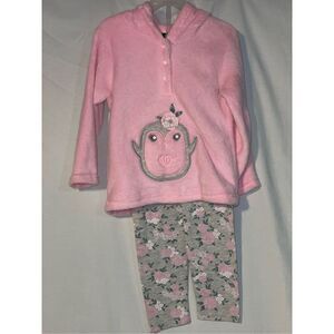 DDG Darling 4T pants and fuzzy sweater